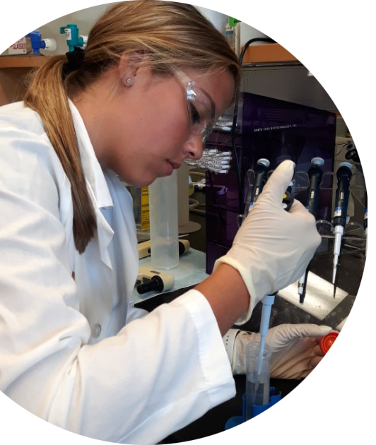 Tauber Family Intern Kate Pacut working in the lab