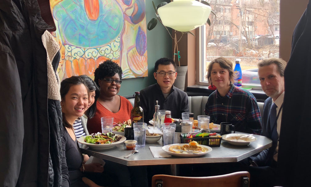 Dr. Richard Bucala has lunch with immunology trainees