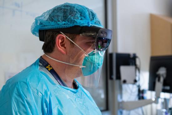 Dr. Cohen using HoloLens2 technology