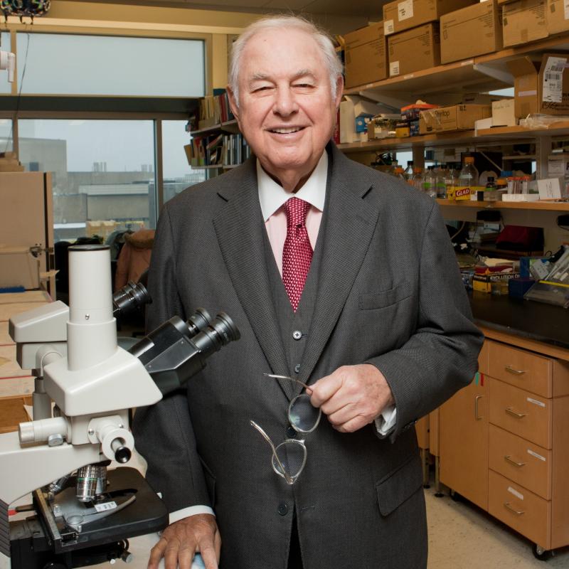 photo of A. Alfred Taubman in the Feldman lab