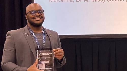 Dr. Alton Johnson places 1st in the Practice Innovations category at the 2022 Symposium on Advanced Wound Care Spring conference